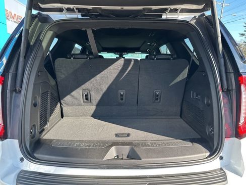 Used 2021 GMC Yukon Denali w/ Denali Premium Package image 9