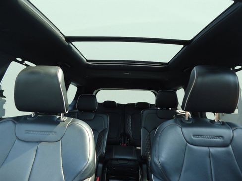 Used 2021 Jeep Grand Cherokee L Summit w/ Luxury Tech Group V image 36