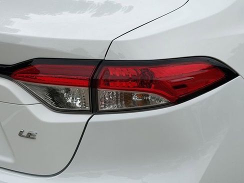 Certified 2025 Toyota Corolla LE FWD image 7