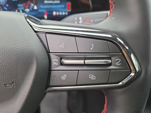 Used 2025 Chevrolet Equinox RS w/ Safety and Technology Package AWD/4WD image 27