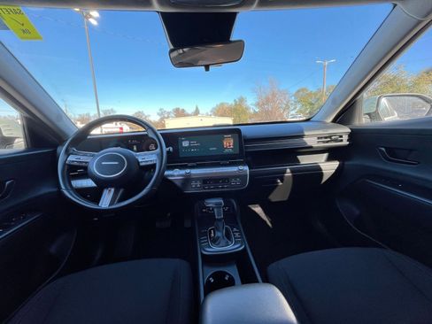 Used 2025 Hyundai Kona SEL image 33