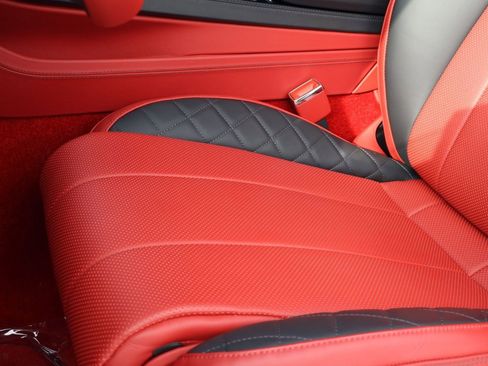 Used 2024 Bentley Continental GT V8 image 8