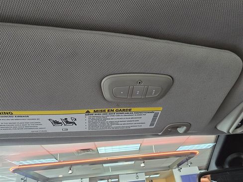 Used 2018 Chrysler Pacifica Limited image 31