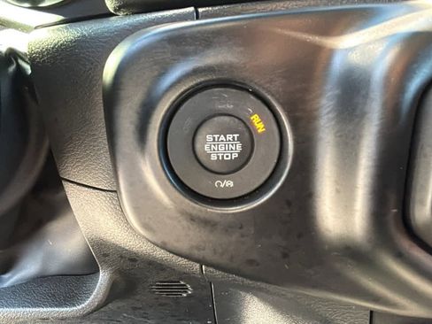 Used 2022 Jeep Wrangler Unlimited Sahara w/ Cold Weather Group image 11