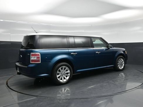 Used 2011 Ford Flex SEL FWD image 23