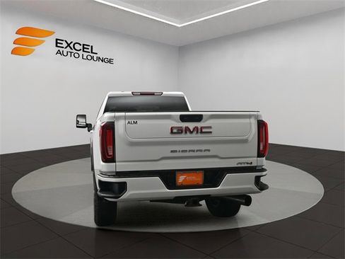 Used 2023 GMC Sierra 3500 AT4 image 3
