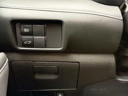 Used 2020 Toyota Highlander XLE FWD image 44
