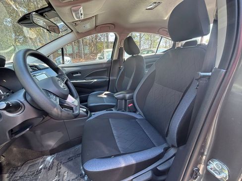 Used 2025 Nissan Versa SV FWD image 36