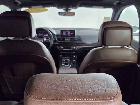 Used 2018 Audi Q5 2.0T Premium Plus w/ Premium Plus Package image 29