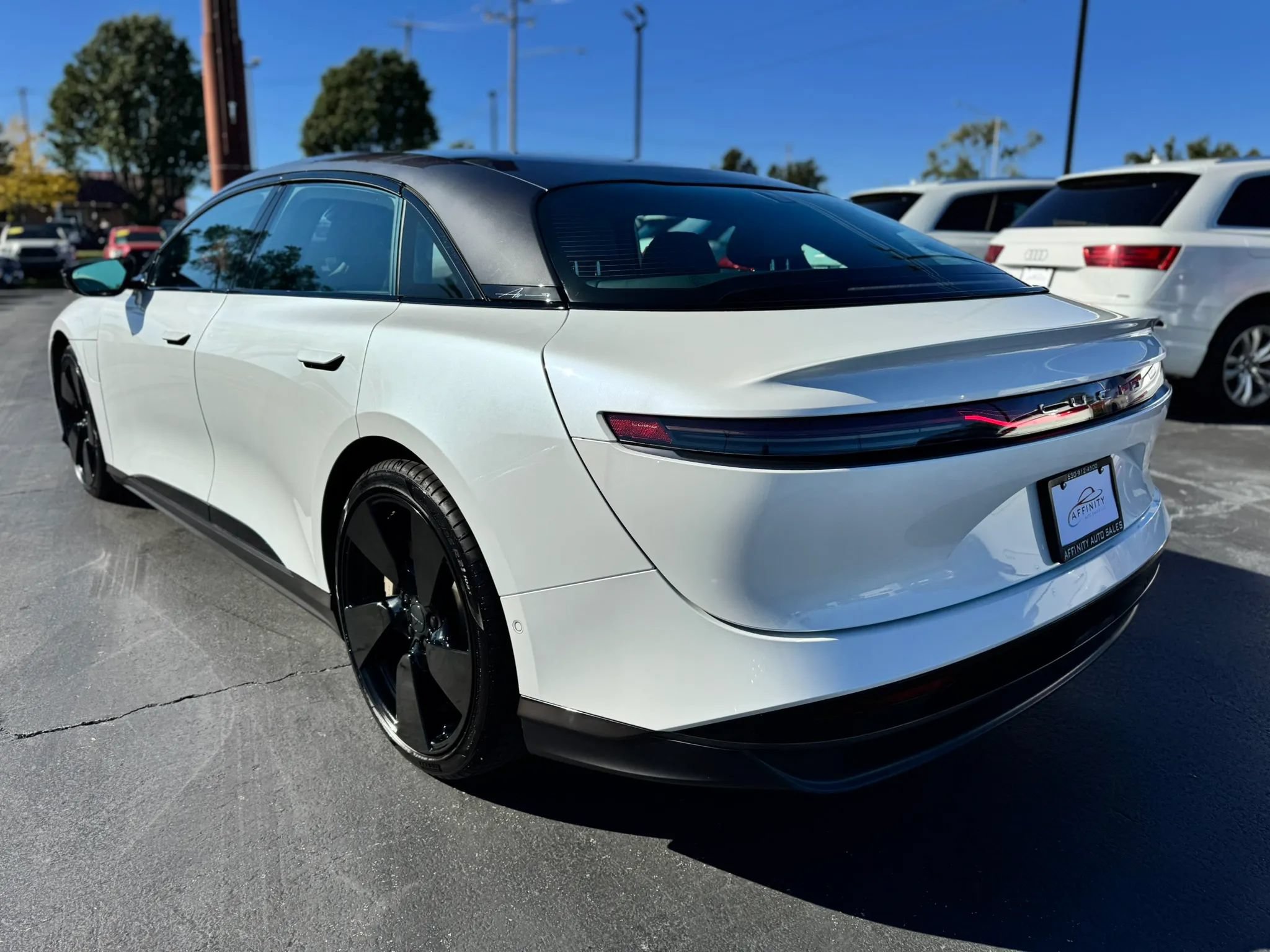 Used 2023 Lucid Air Touring AWD/4WD image 3