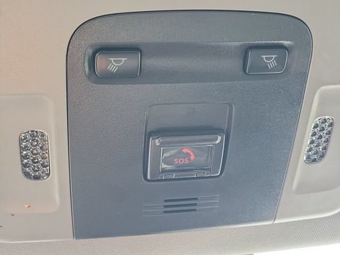 Used 2021 Toyota Camry SE FWD image 18