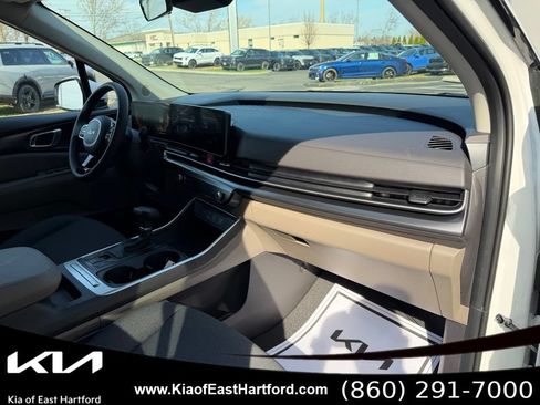New 2026 Kia Carnival LX FWD image 13