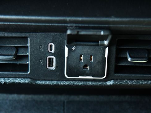 Used 2025 Chevrolet Silverado 2500 LT image 41