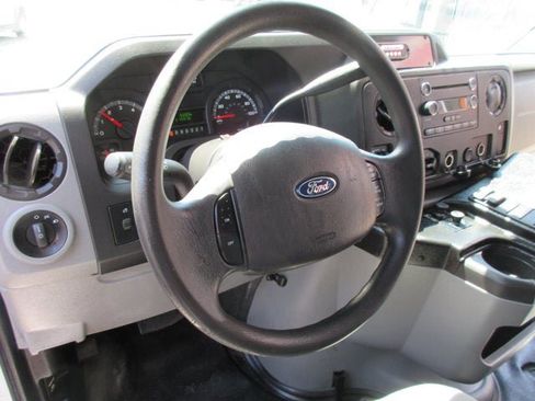 Used 2015 Ford E-350 and Econoline 350 Super Duty RWD image 8