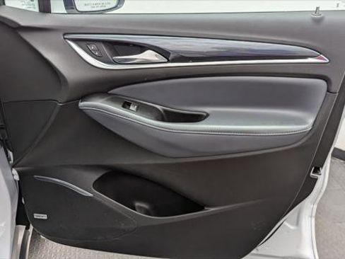 Used 2024 Buick Enclave Premium image 24