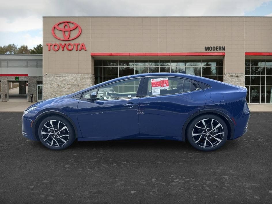 New 2026 Toyota Prius Plug-In Hybrid FWD image 4