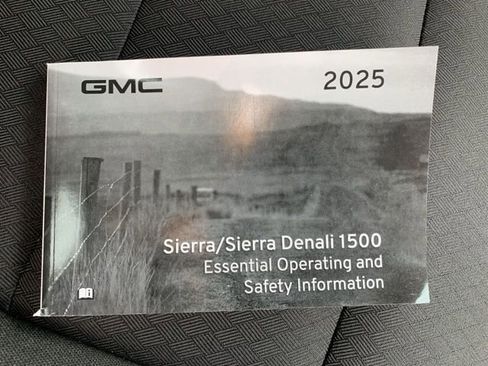 Used 2025 GMC Sierra 1500 Elevation image 32
