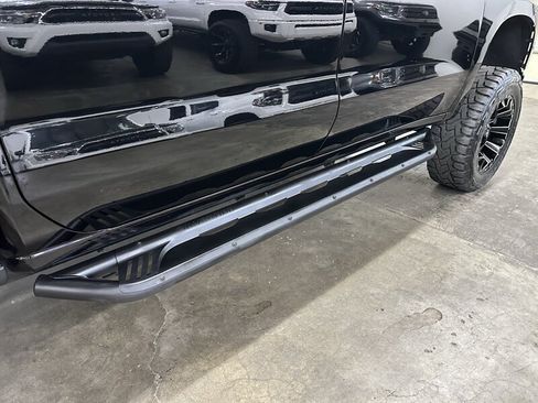 Used 2019 Chevrolet Silverado 1500 LT Trail Boss AWD/4WD image 15