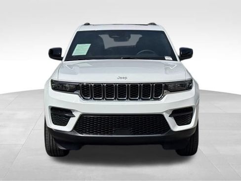 Used 2025 Jeep Grand Cherokee Laredo X w/ Luxury Tech Group I AWD/4WD image 11