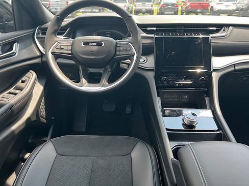 New 2025 Jeep Grand Cherokee L Altitude image 15