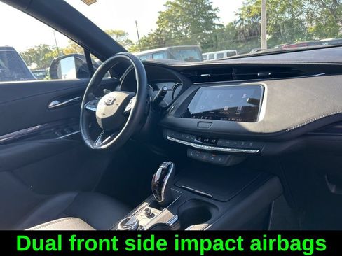 Used 2023 Cadillac XT4 Luxury w/ Cold Weather Package FWD image 25