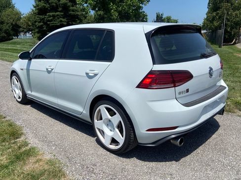 Used 2018 Volkswagen GTI SE FWD image 3
