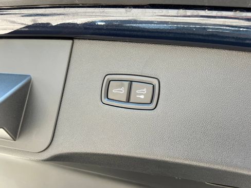 Certified 2024 Porsche Cayenne Coupe AWD/4WD image 22