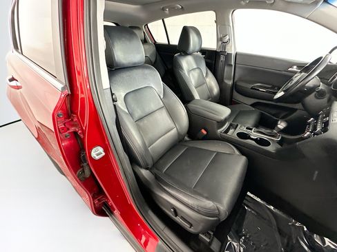 Used 2020 Kia Sportage EX w/ EX Technology Package FWD image 28
