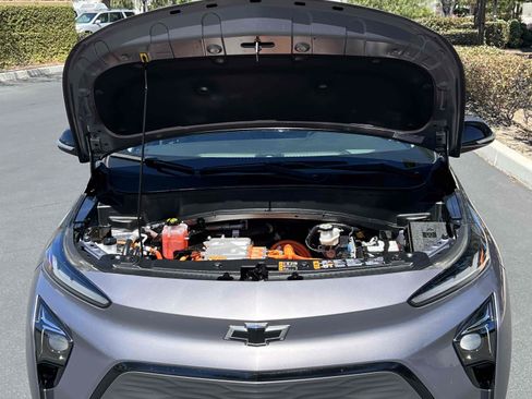 Used 2022 Chevrolet Bolt EUV LT w/ Convenience Package FWD image 26