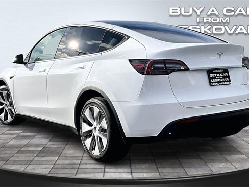 Used 2021 Tesla Model Y Long Range image 2