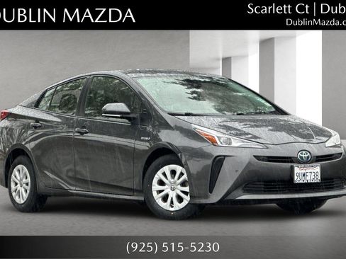 Used 2021 Toyota Prius LE image 1