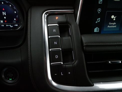 Used 2024 Chevrolet Suburban High Country image 24