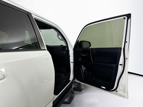 Used 2019 Toyota 4Runner TRD Off-Road Premium image 32