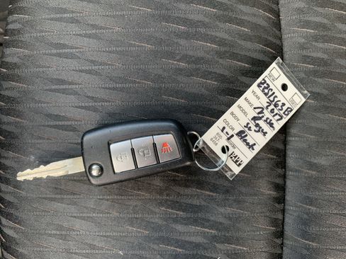 Used 2017 Nissan Rogue S FWD image 37