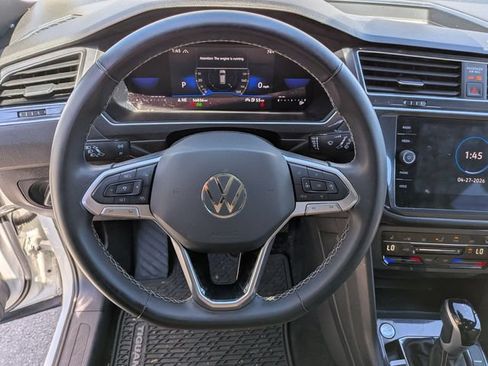 Used 2024 Volkswagen Tiguan SE AWD/4WD image 15