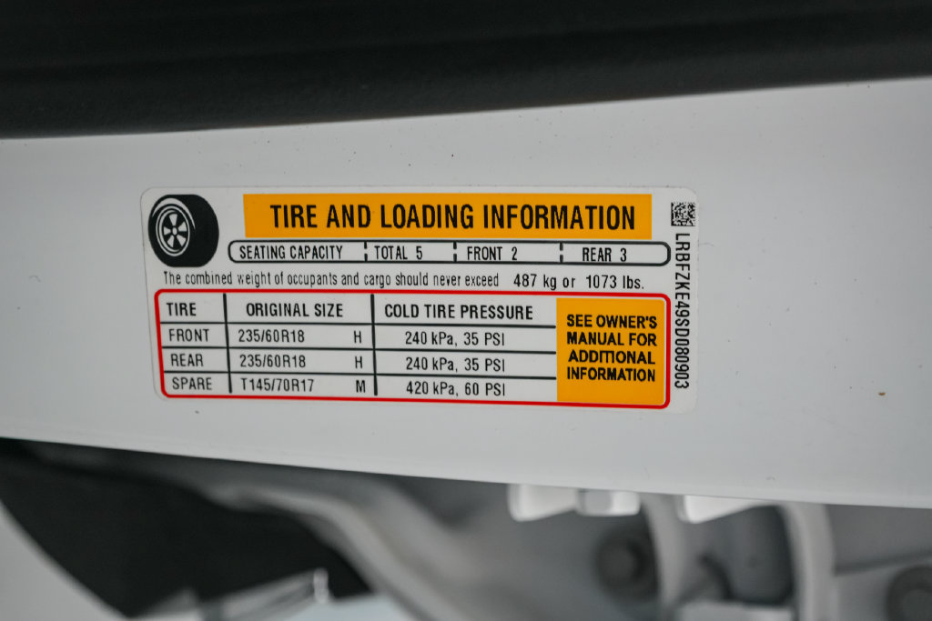 Used 2025 Buick Envision Preferred AWD/4WD image 26