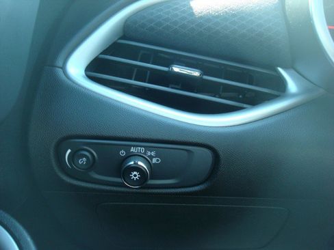 Used 2024 Chevrolet Malibu LT FWD image 15