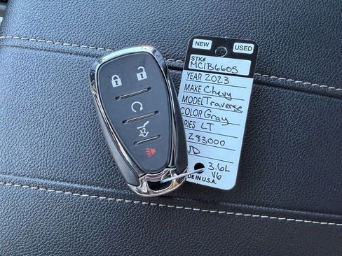 Used 2023 Chevrolet Traverse LT w/ LT Premium Package image 47