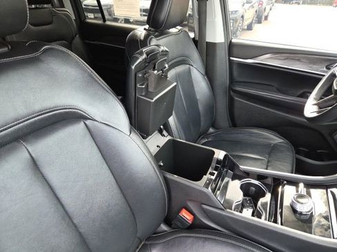 Used 2023 Jeep Grand Cherokee L Limited w/ Trailer Tow Group (B) image 34