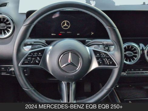 Used 2024 Mercedes-Benz EQB 250+ image 12