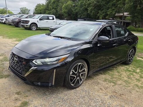Used 2024 Nissan Sentra SR w/ SR Premium Package FWD image 4