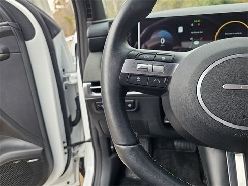 Certified 2025 Hyundai Santa Cruz Limited image 24