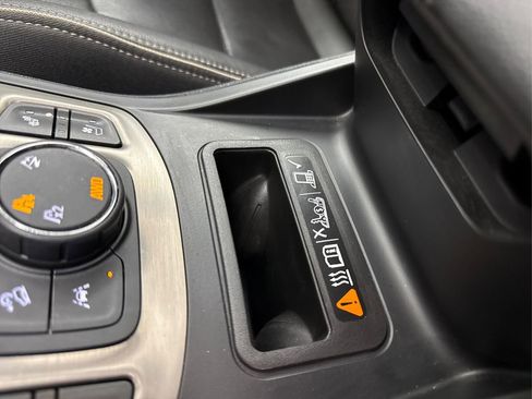 Used 2019 GMC Terrain Denali w/ Advanced Safety Package image 42