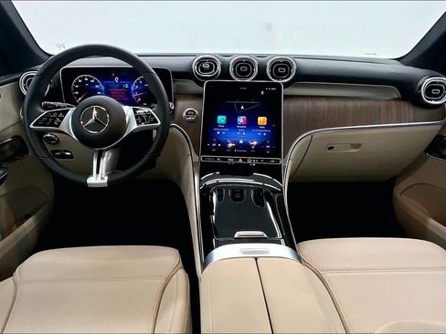 Used 2026 Mercedes-Benz GLC 300 image 18