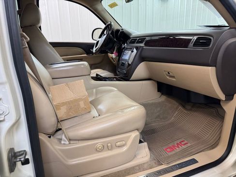 Used 2013 GMC Yukon Denali image 29