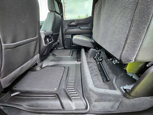 Used 2024 GMC Sierra 1500 AT4 w/ Technology Package AWD/4WD image 39