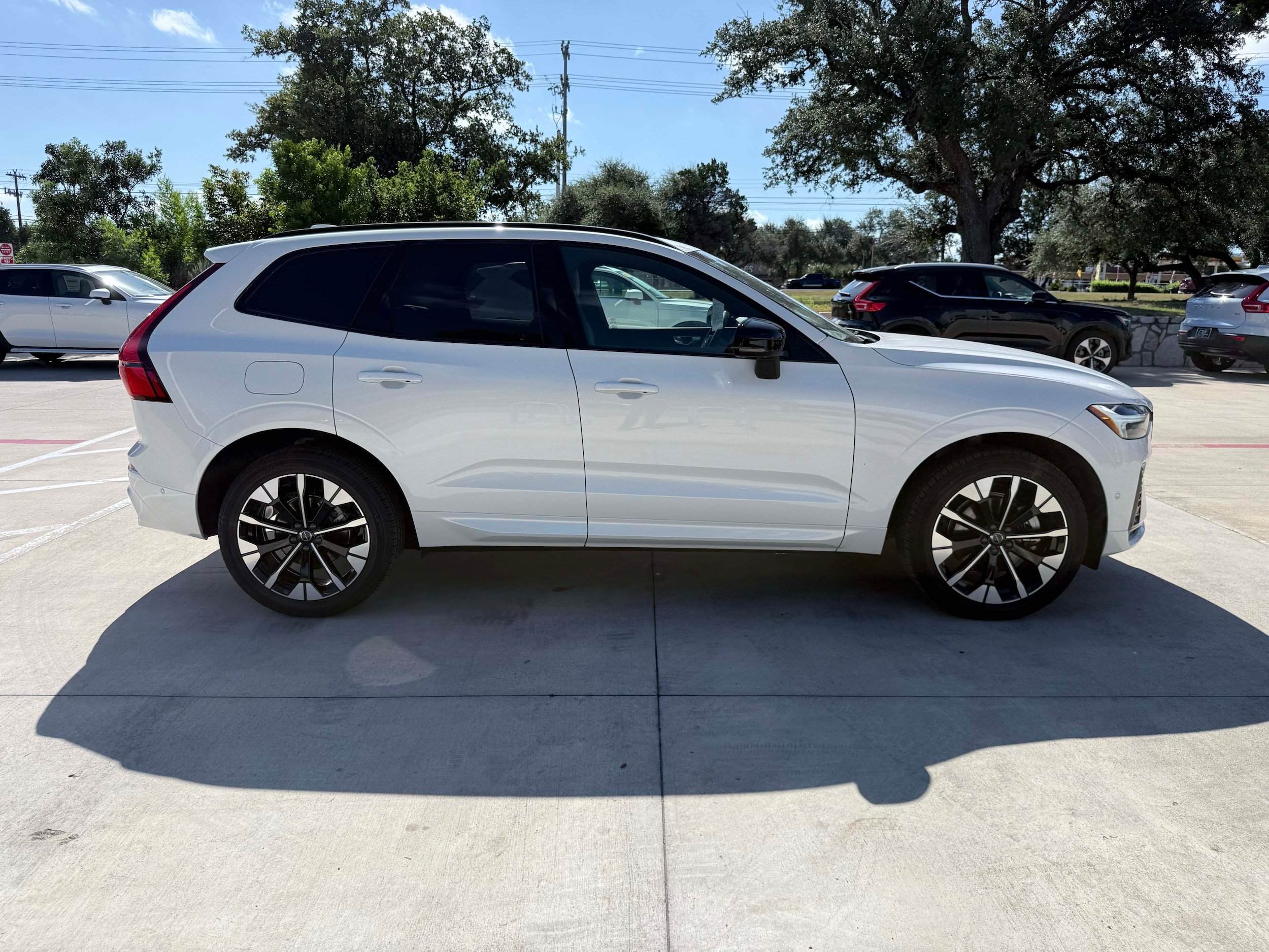 Certified 2026 Volvo XC60 B5 Plus AWD/4WD image 7