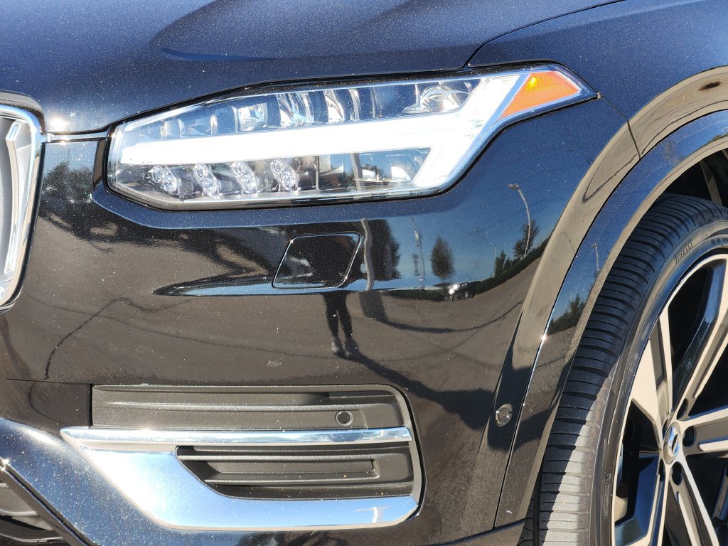 Used 2025 Volvo XC90 B5 Ultra w/ Protection Package Premier AWD/4WD image 12