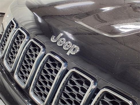 Used 2019 Jeep Grand Cherokee Limited image 34