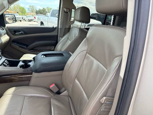 Used 2016 Chevrolet Suburban LT image 32